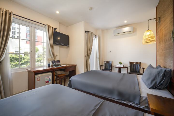 Room 6 of 22