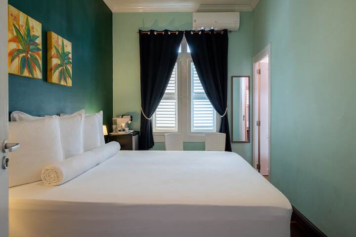 Room 25 of 116