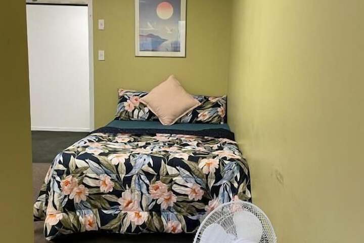 Room 10 of 23