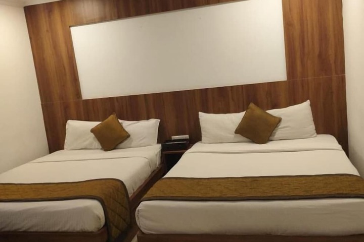 Room 2 of 9