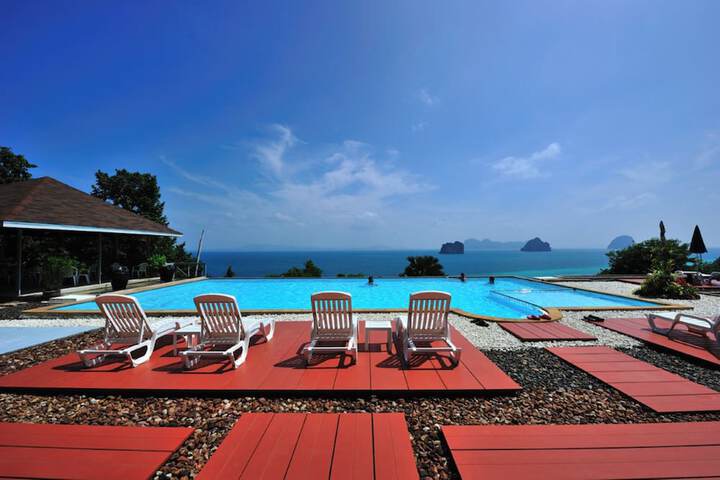 Pool Hotel