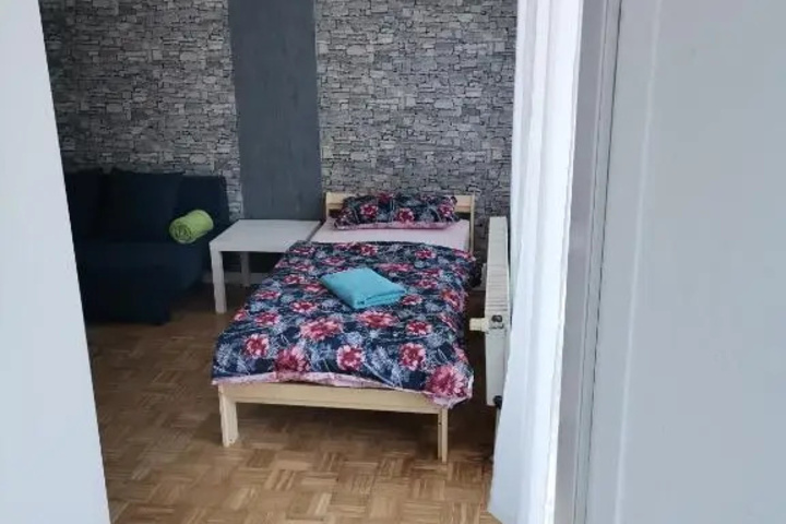 Room 3 of 8