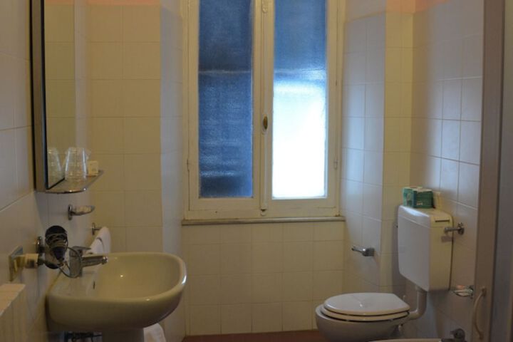 Room 15 of 31