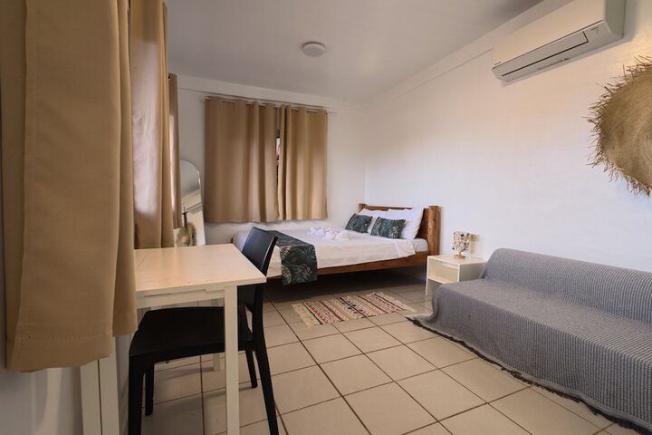 Room 25 of 144
