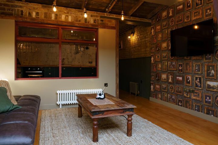 Room 43 of 106
