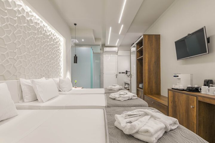 Room 8 of 68