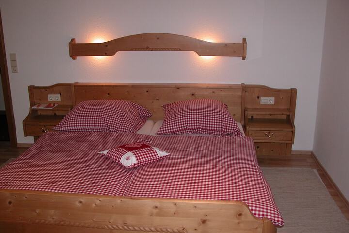 Room 10 of 66