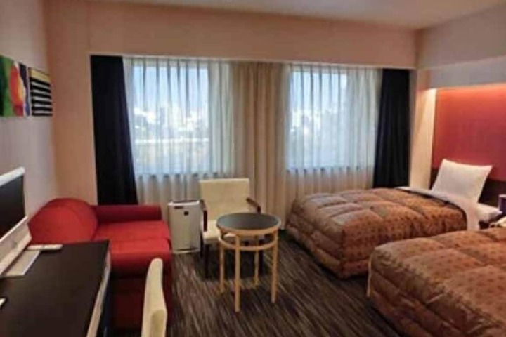 Room 7 of 17