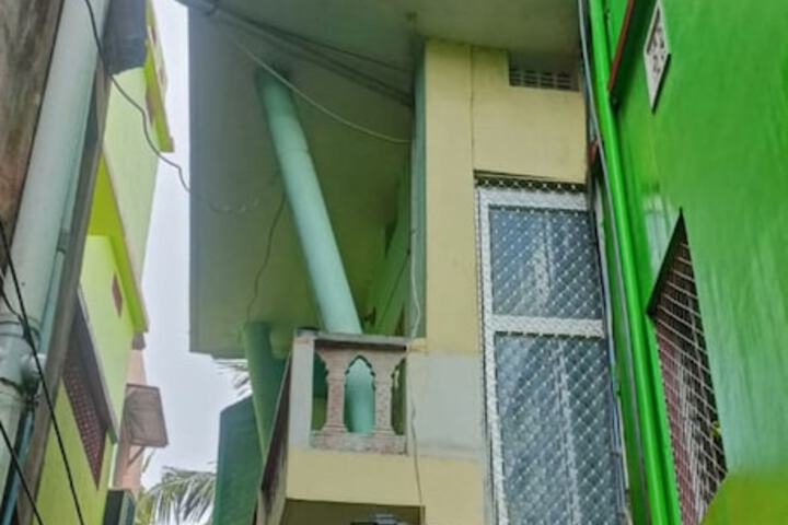 Goroomgo Nilachal Nibas Swargadwar Puri