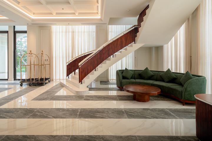 Hotel Interior 5 of 125
