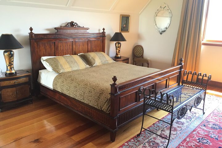 Room 5 of 68