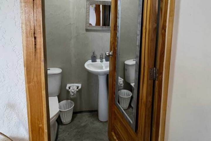 Room 4 of 11