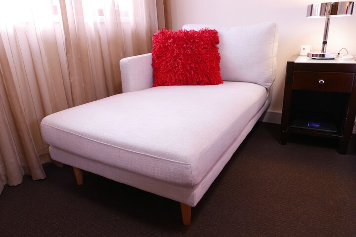 Room 27 of 43