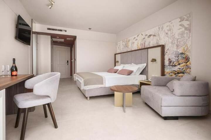 Room 3 of 19