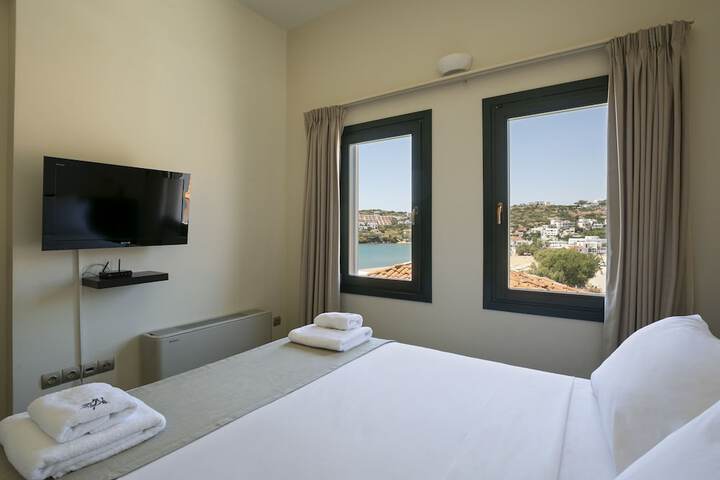Room 4 of 63