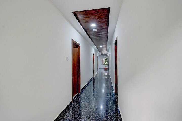 Hotel Interior 4 of 34