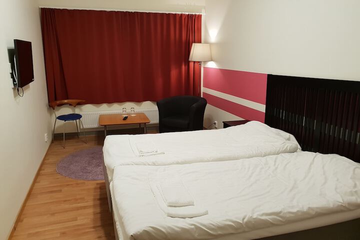Room 8 of 37