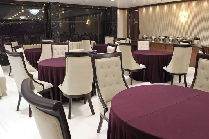 Dining 63 of 77