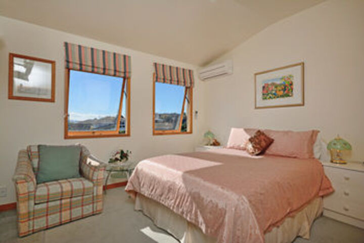 Room 8 of 22