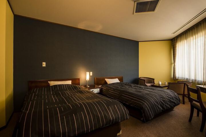 Room 18 of 50