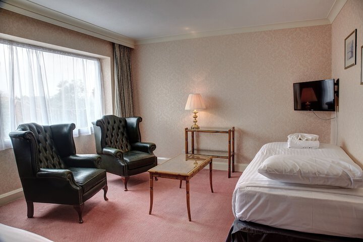 Room 7 of 70