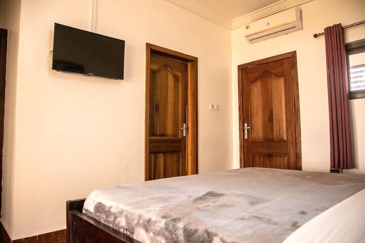 Room 6 of 19