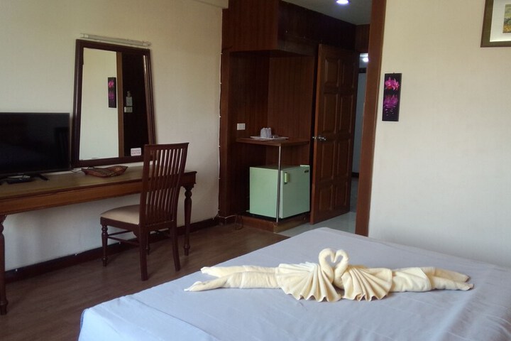 Room 12 of 40