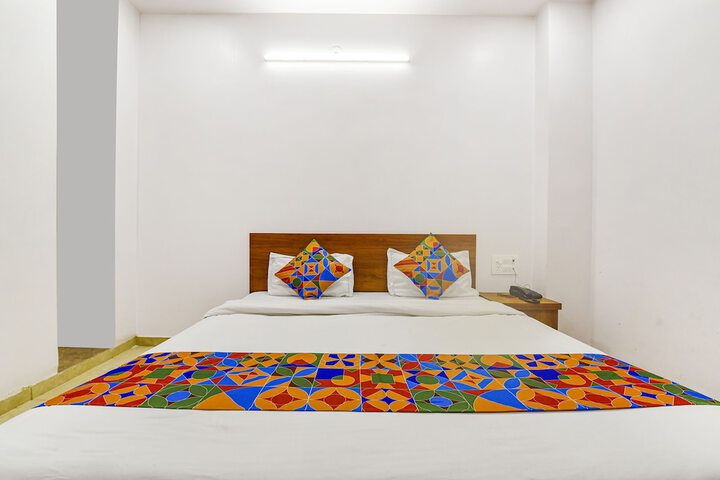 Room 25 of 39