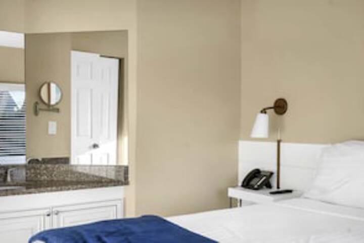 Room 157 of 984