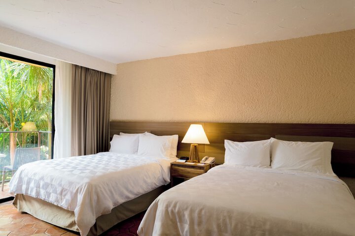 Room 32 of 92