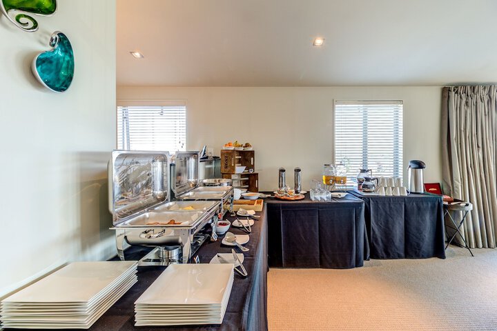 Breakfast/Coffee Service 25 of 40