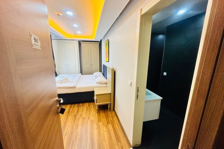 Room 28 of 62