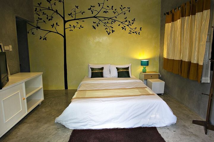 Room 5 of 38