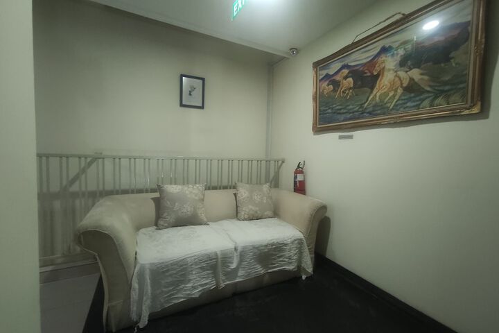 Room 19 of 44