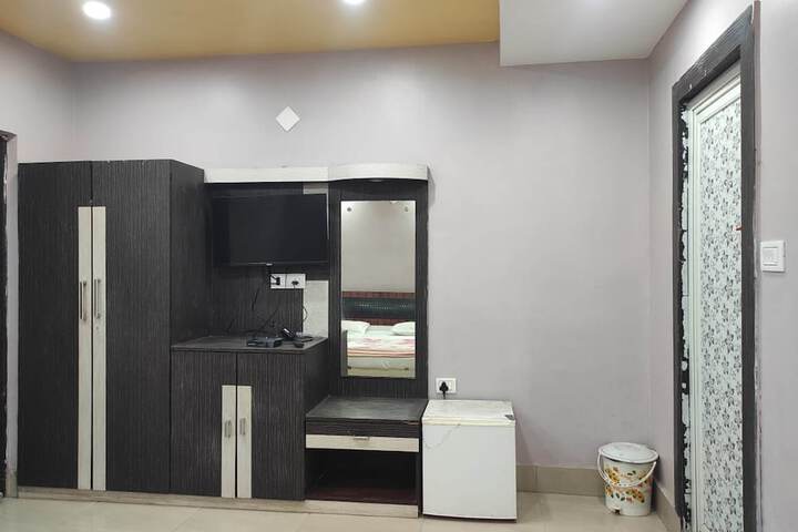 Room 10 of 25