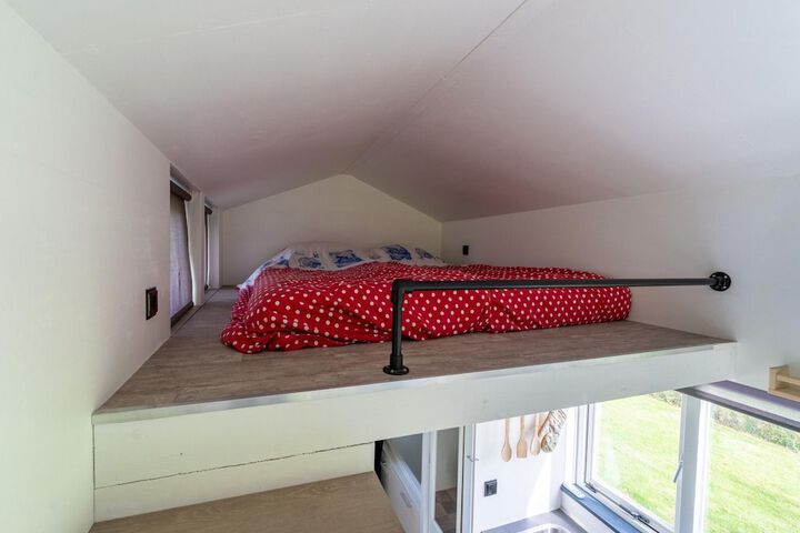 Room 3 of 42
