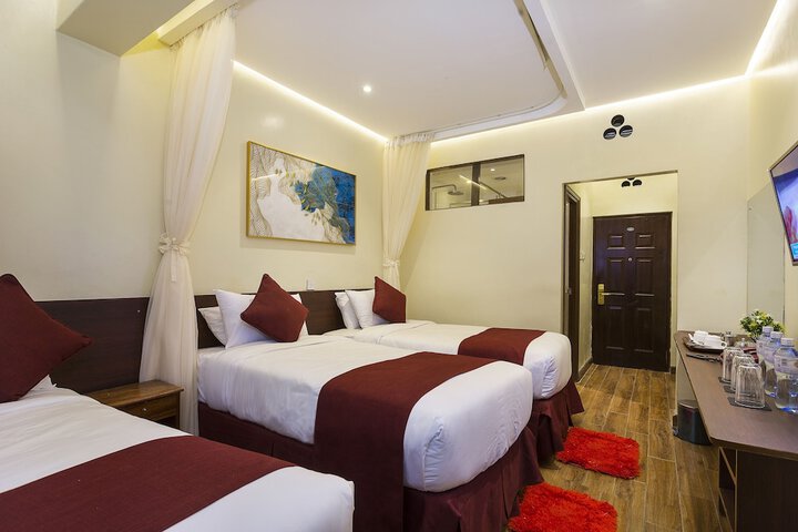 Room 10 of 34
