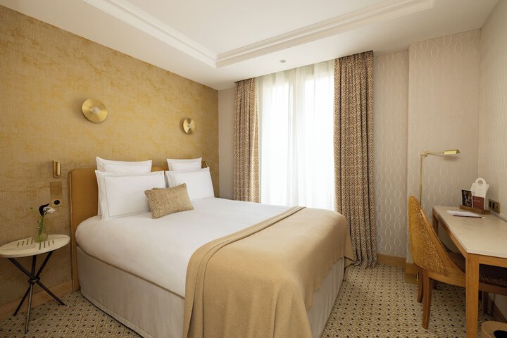 Room 33 of 73