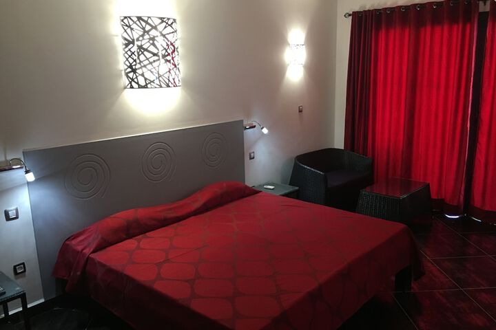Room 18 of 90