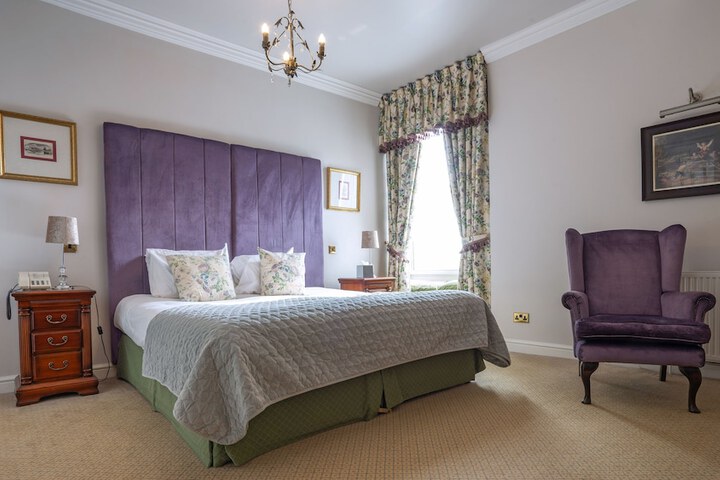 Room 3 of 68