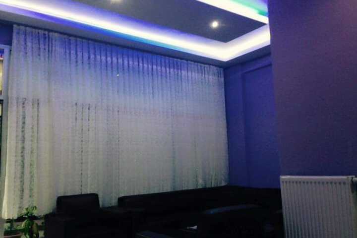 Room 6 of 9