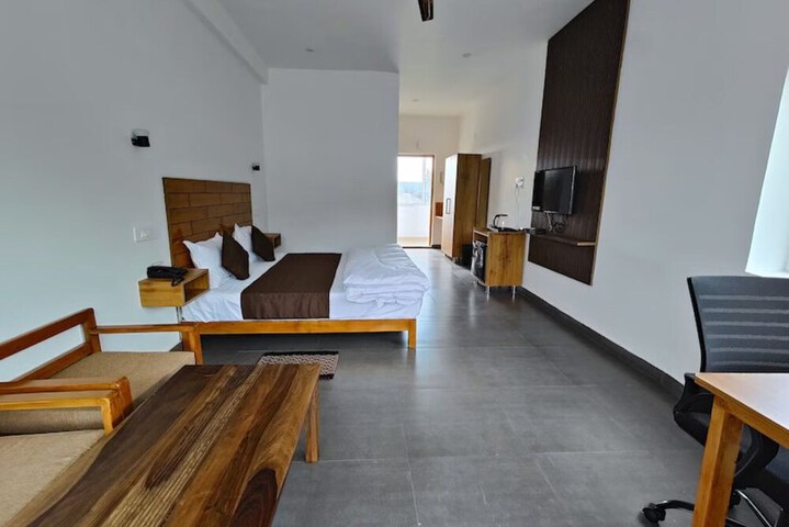 Room 9 of 17