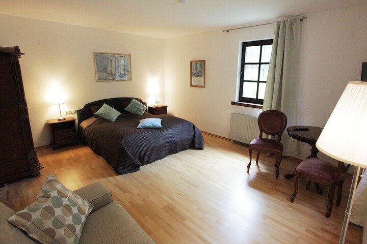 Room 3 of 52