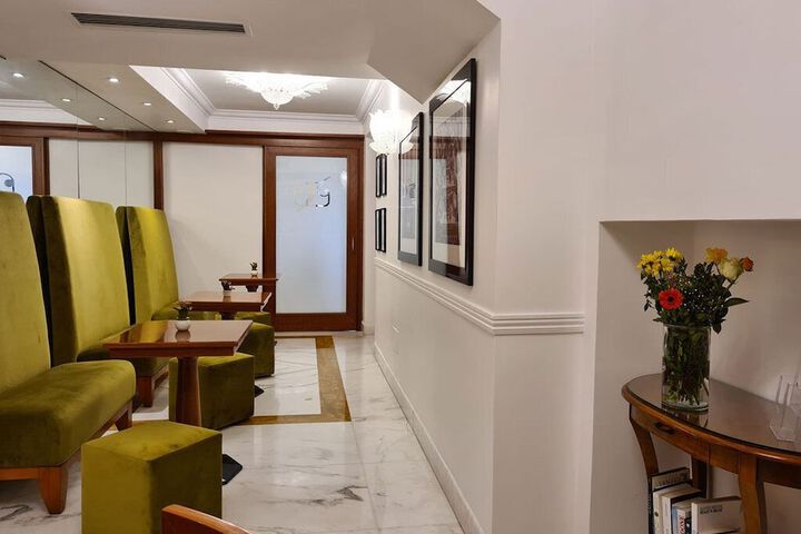 Lounge 97 of 109