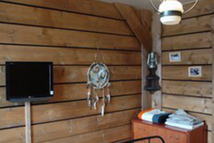Room 11 of 19