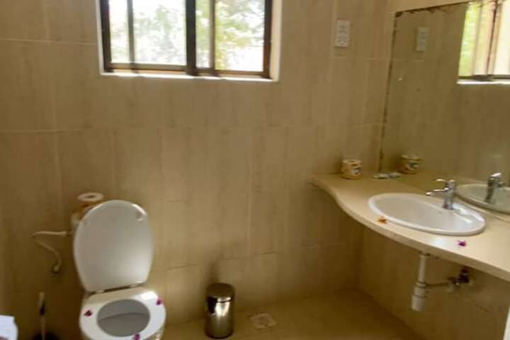 Room 12 of 28
