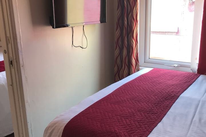 Room 3 of 45