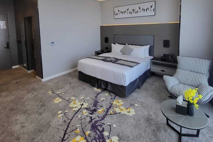 Room 8 of 39