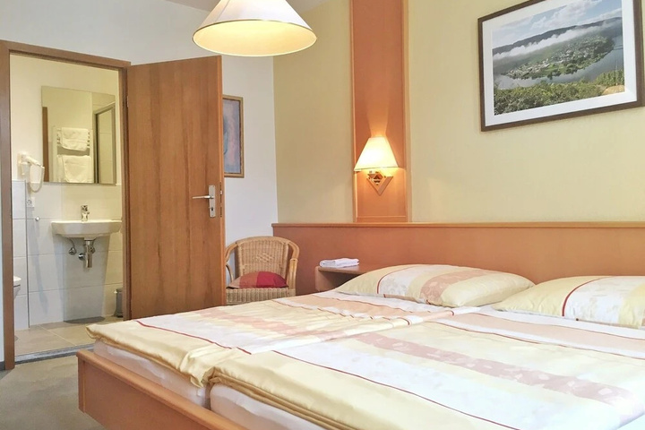 Room 2 of 13