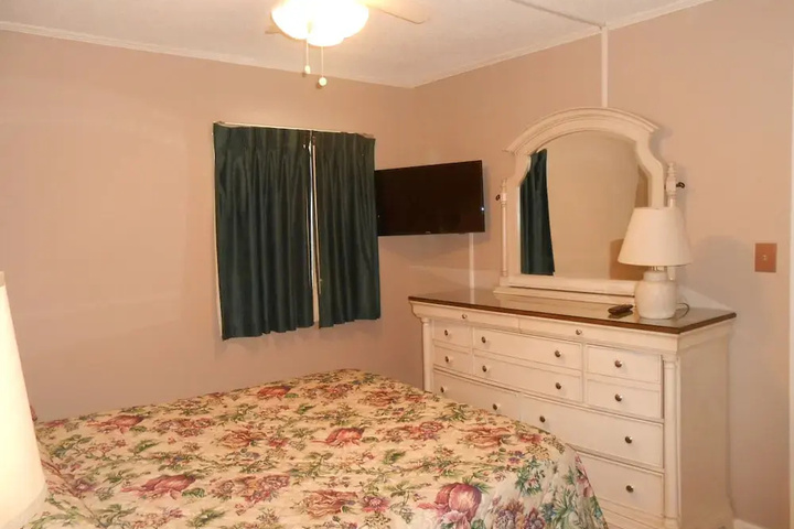 Room 3 of 16